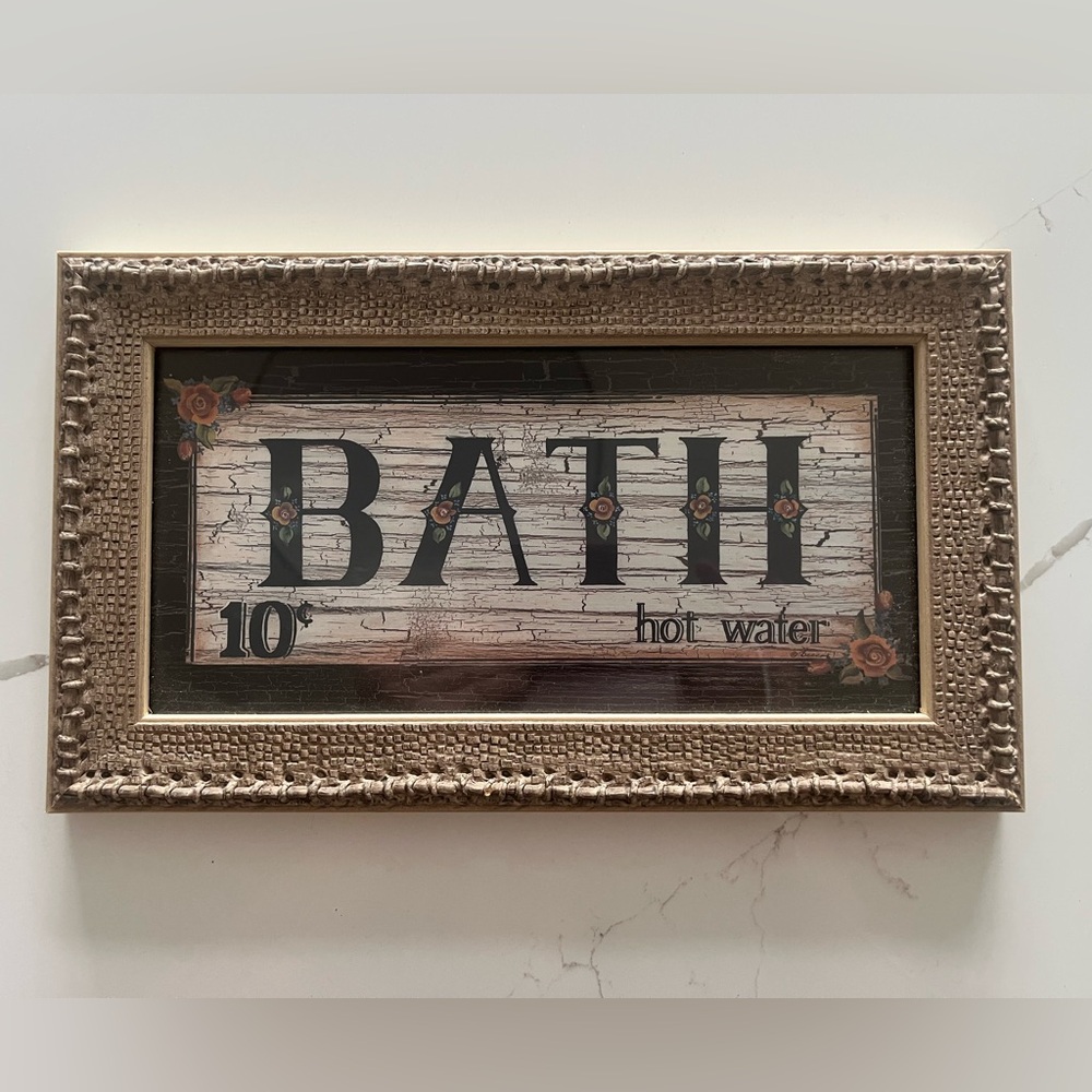 Vintage-Inspired Bath Sign with Floral Details